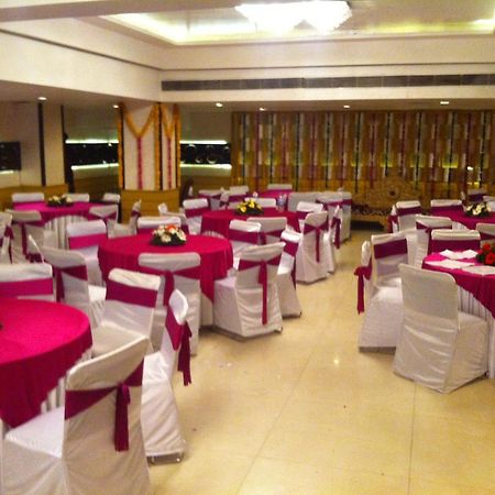 The Rajshahi Palace Hotel Indore Exterior foto