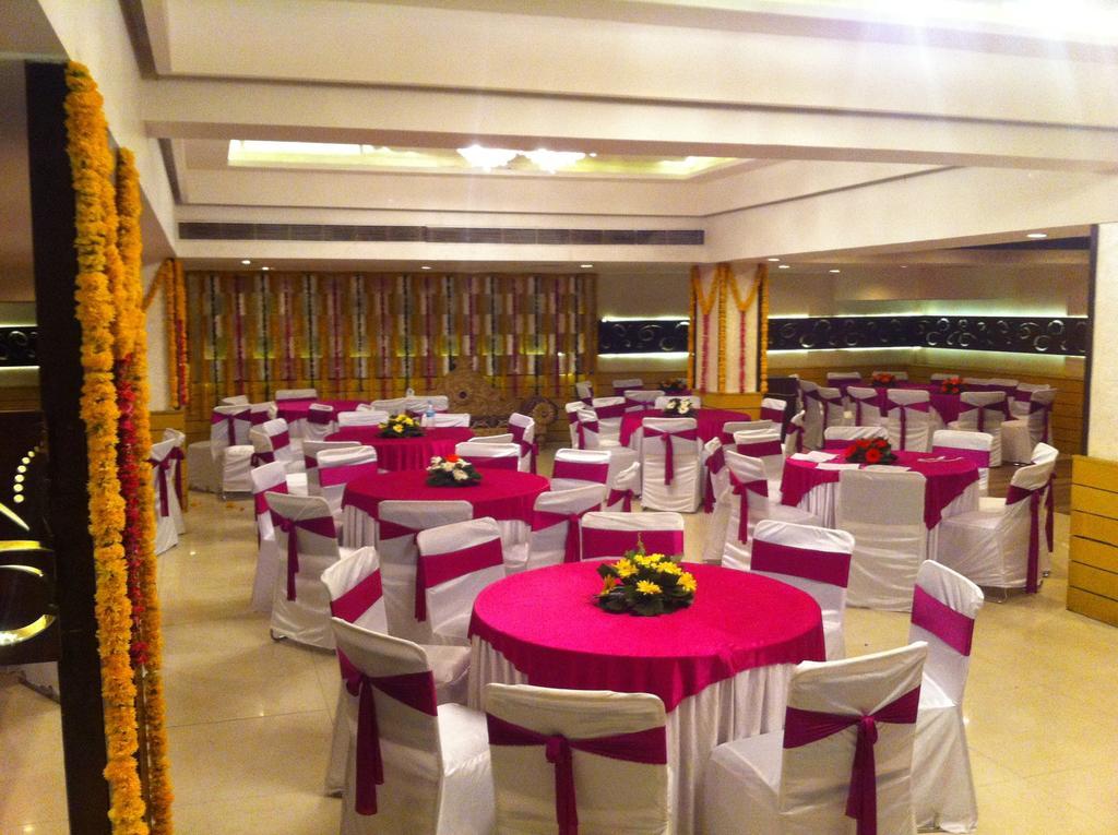 The Rajshahi Palace Hotel Indore Exterior foto