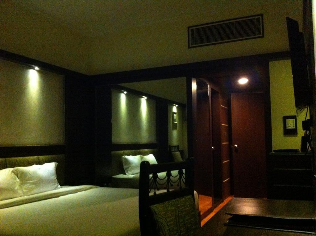 The Rajshahi Palace Hotel Indore Habitación foto